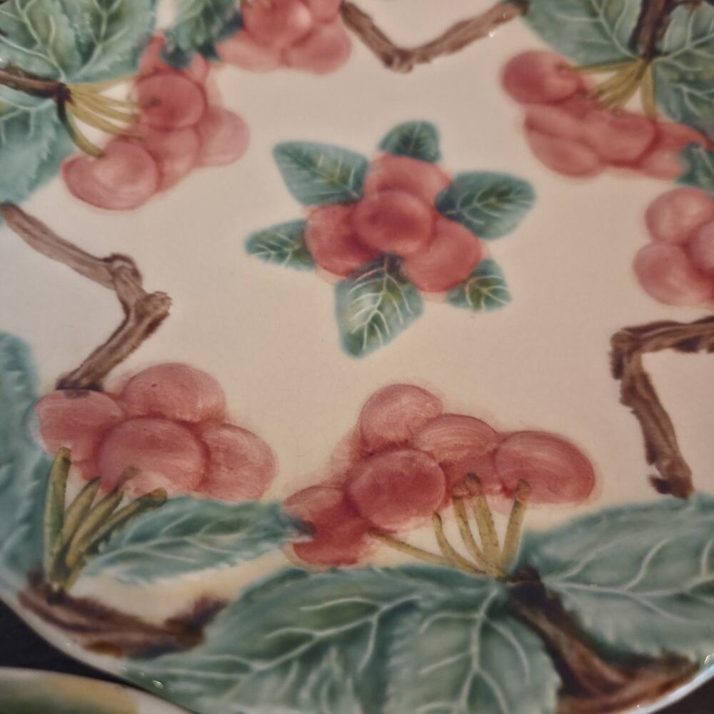 Vintage FFAS France Majolica Cherry Plates Set 6 Faience d’Art de la Sorgue - Picture 10 of 12